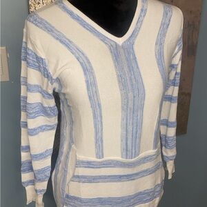 MISSLOOK V-Neck Sweater in Blue and White